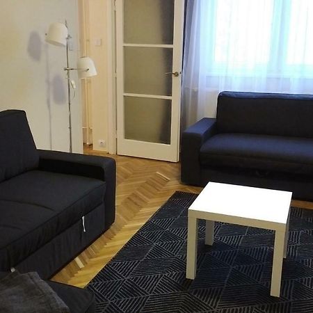 Heidi Apartman Szeged Buitenkant foto