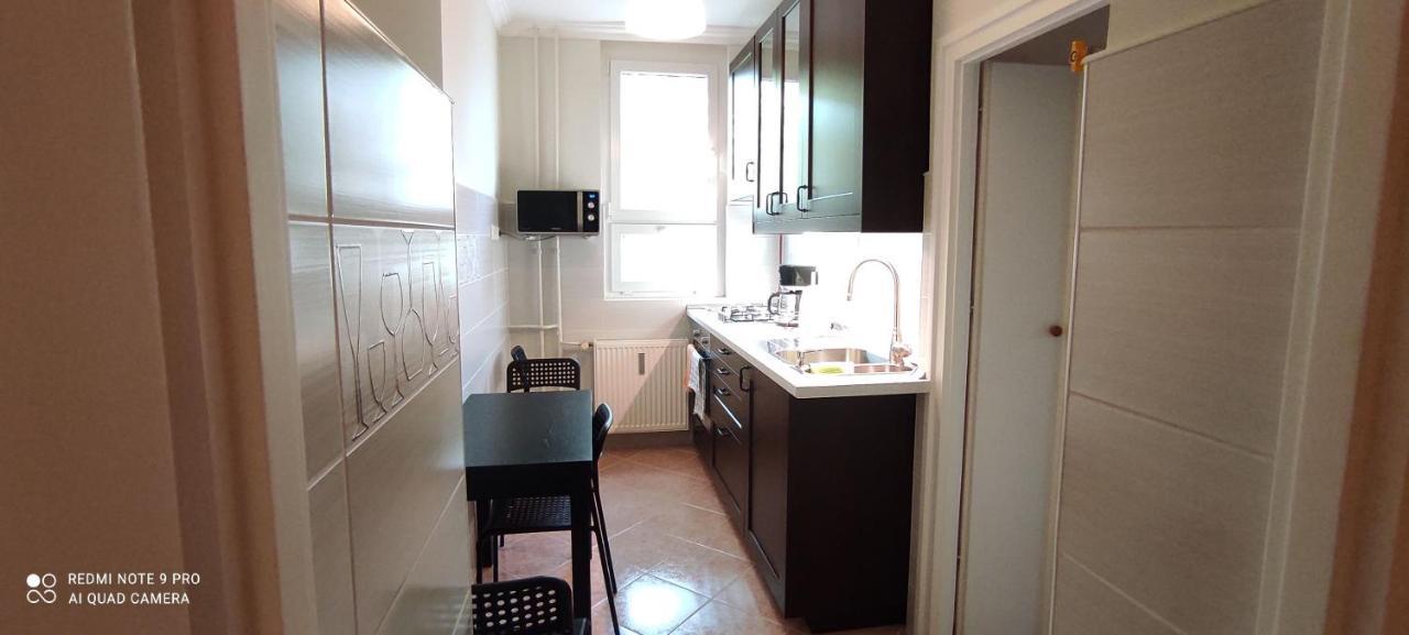 Heidi Apartman Szeged Buitenkant foto