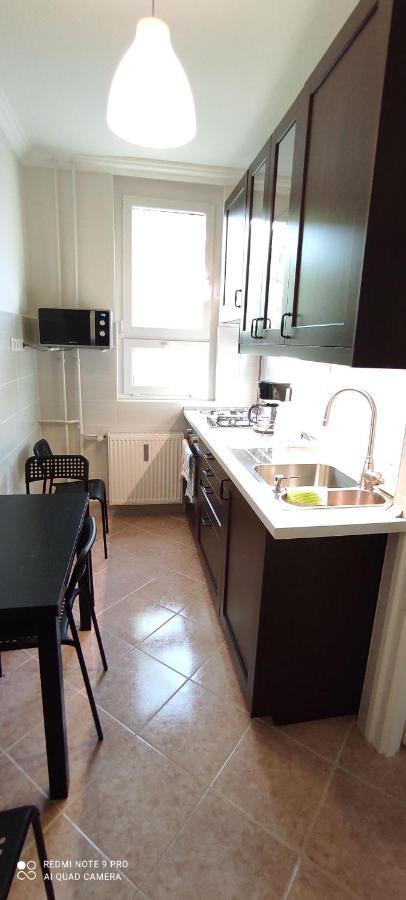 Heidi Apartman Szeged Buitenkant foto