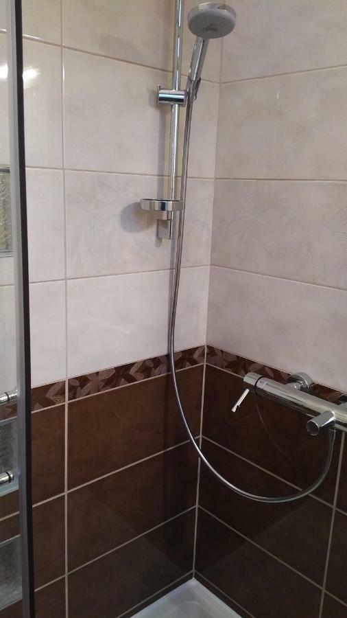 Heidi Apartman Szeged Buitenkant foto