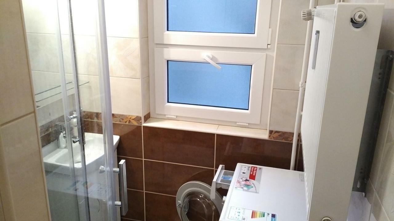 Heidi Apartman Szeged Buitenkant foto