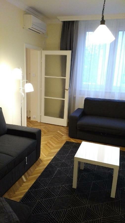 Heidi Apartman Szeged Buitenkant foto