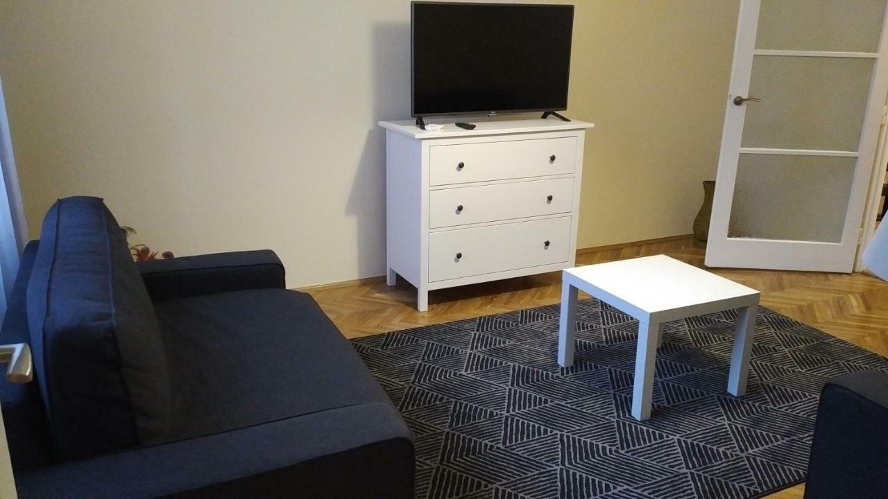 Heidi Apartman Szeged Buitenkant foto
